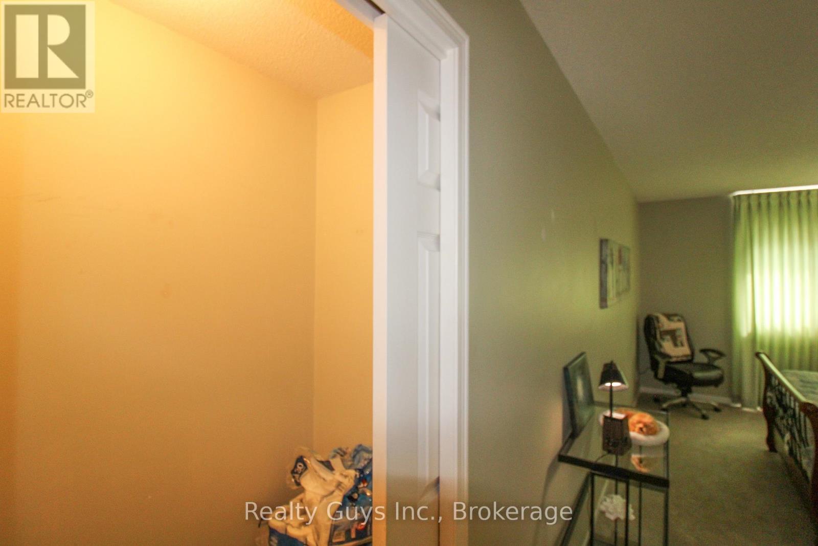 #226 B 1099 CLONSILLA AVENUE - 31