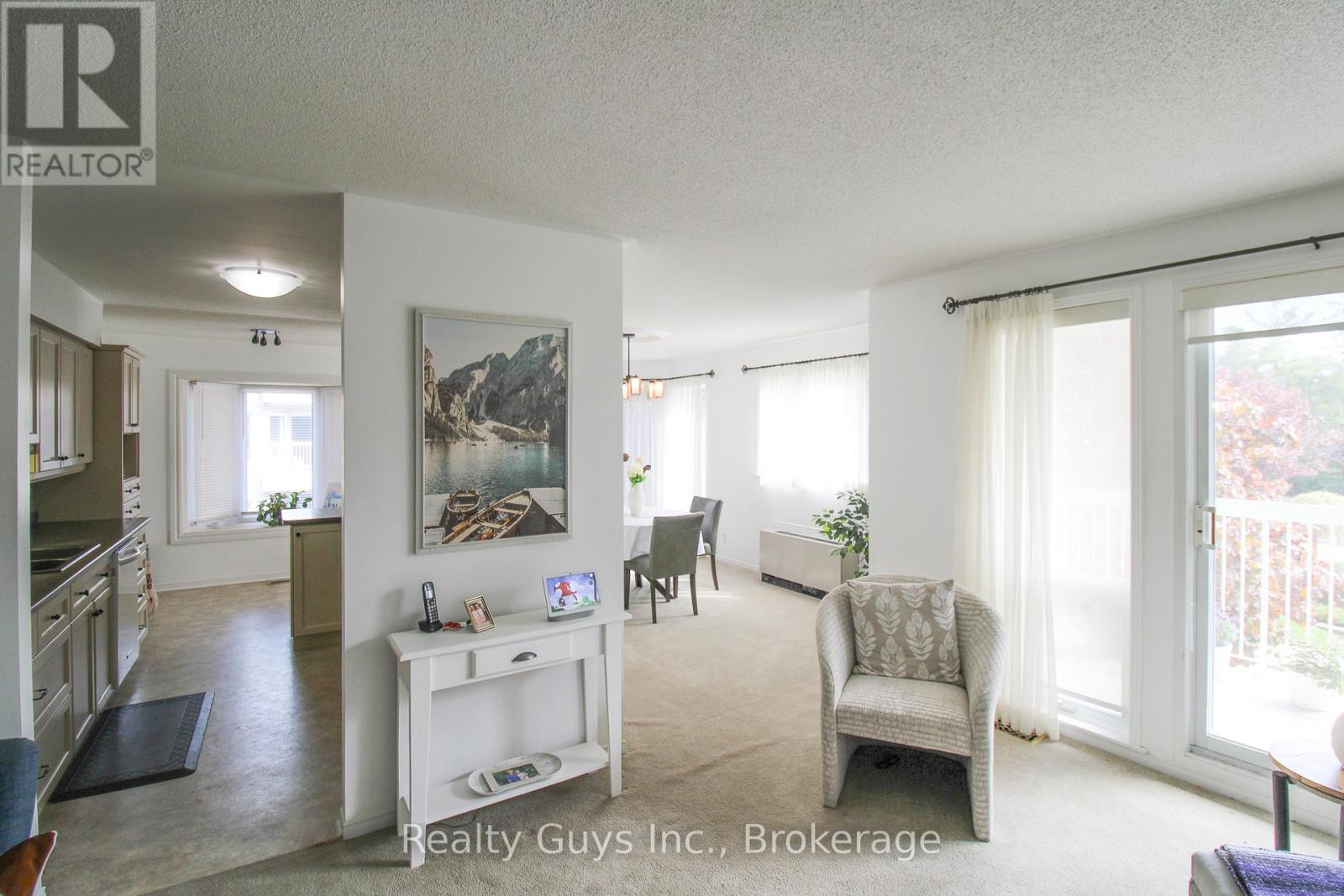 #226 B 1099 CLONSILLA AVENUE - 8