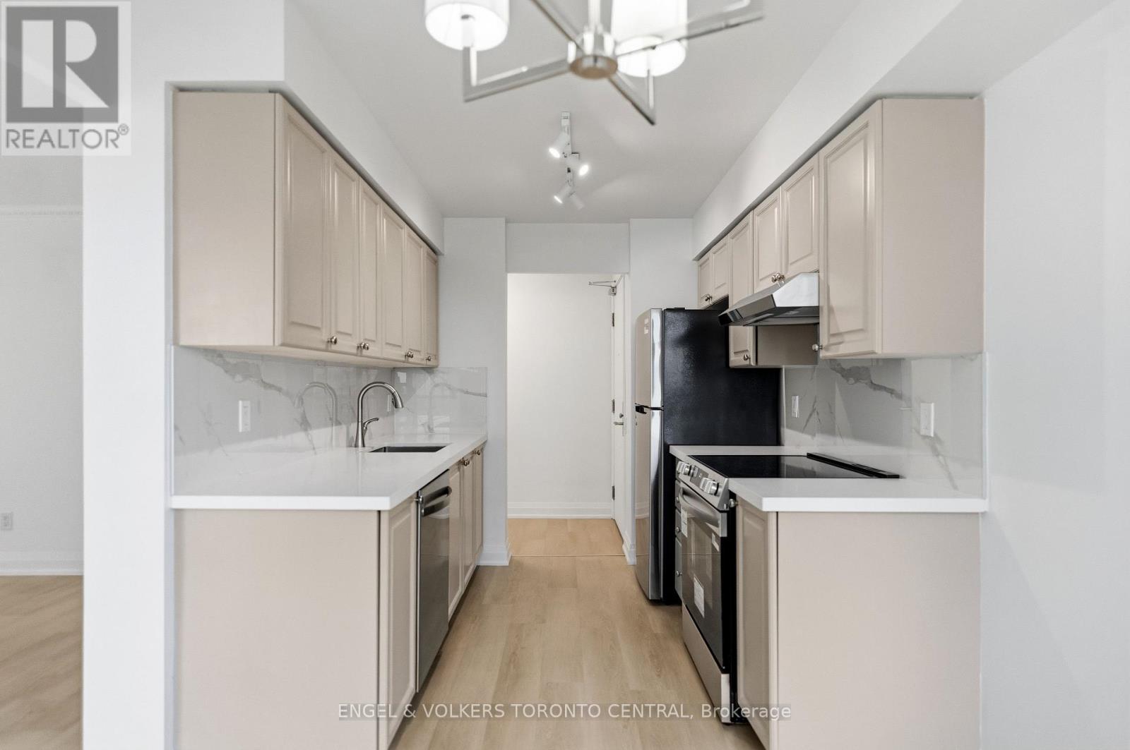 Fully Renovated Kitchen