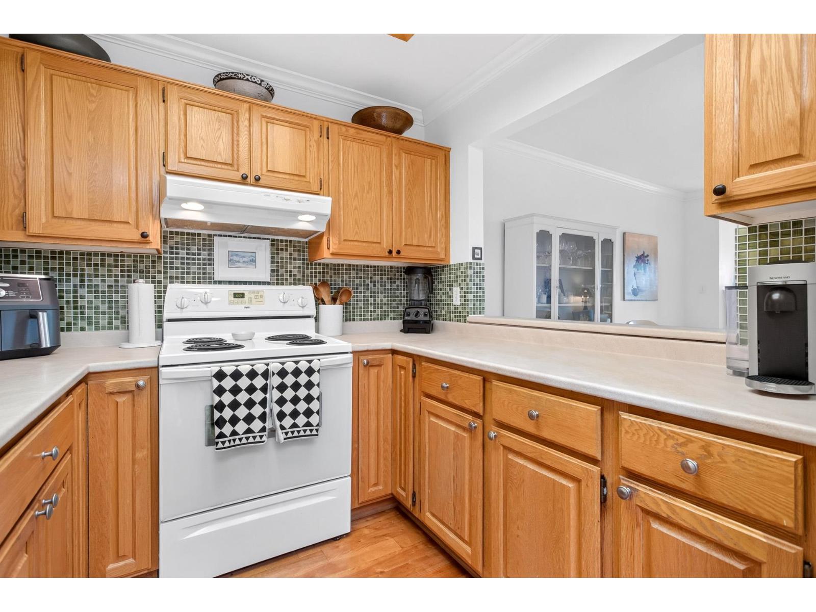 303 1500 MERKLIN STREET, White Rock