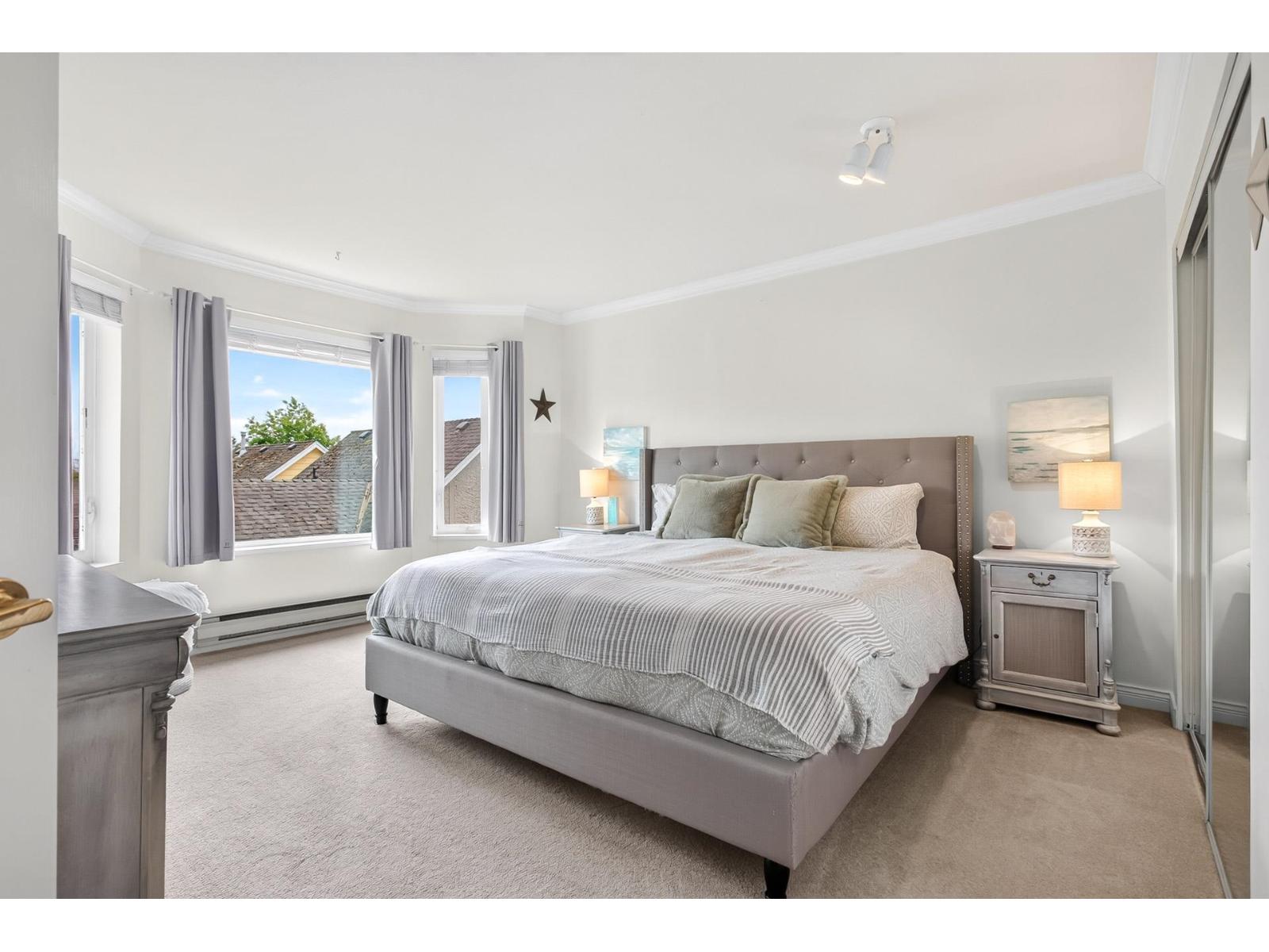 303 1500 MERKLIN STREET, White Rock