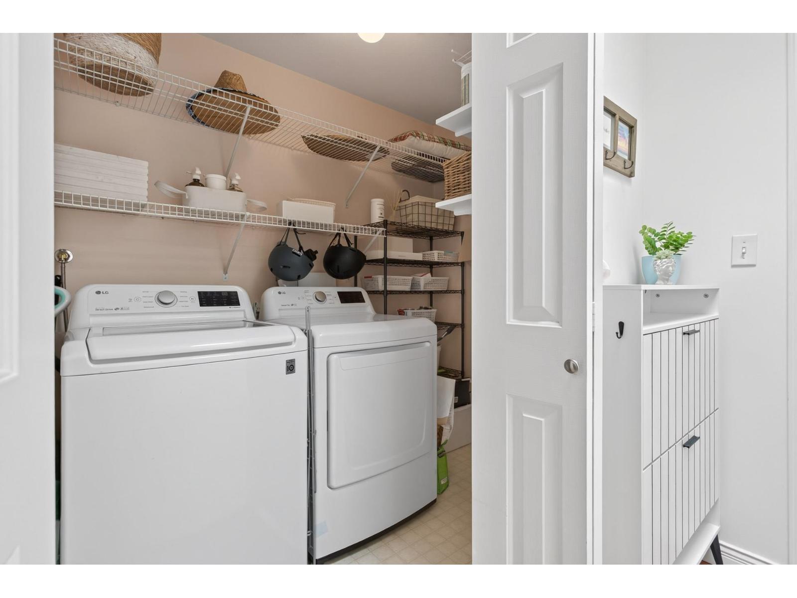 303 1500 MERKLIN STREET, White Rock