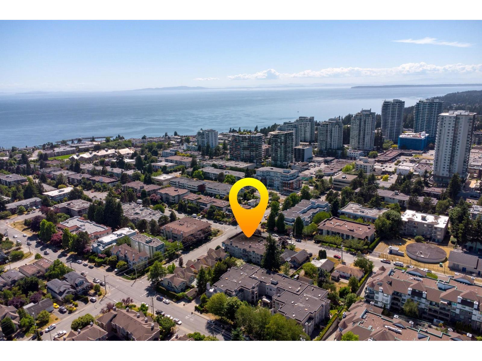 303 1500 MERKLIN STREET, White Rock