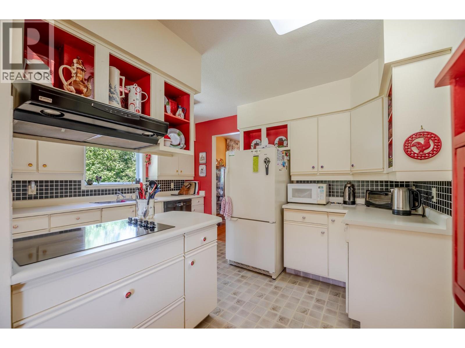 7508 Switchback Road - 8