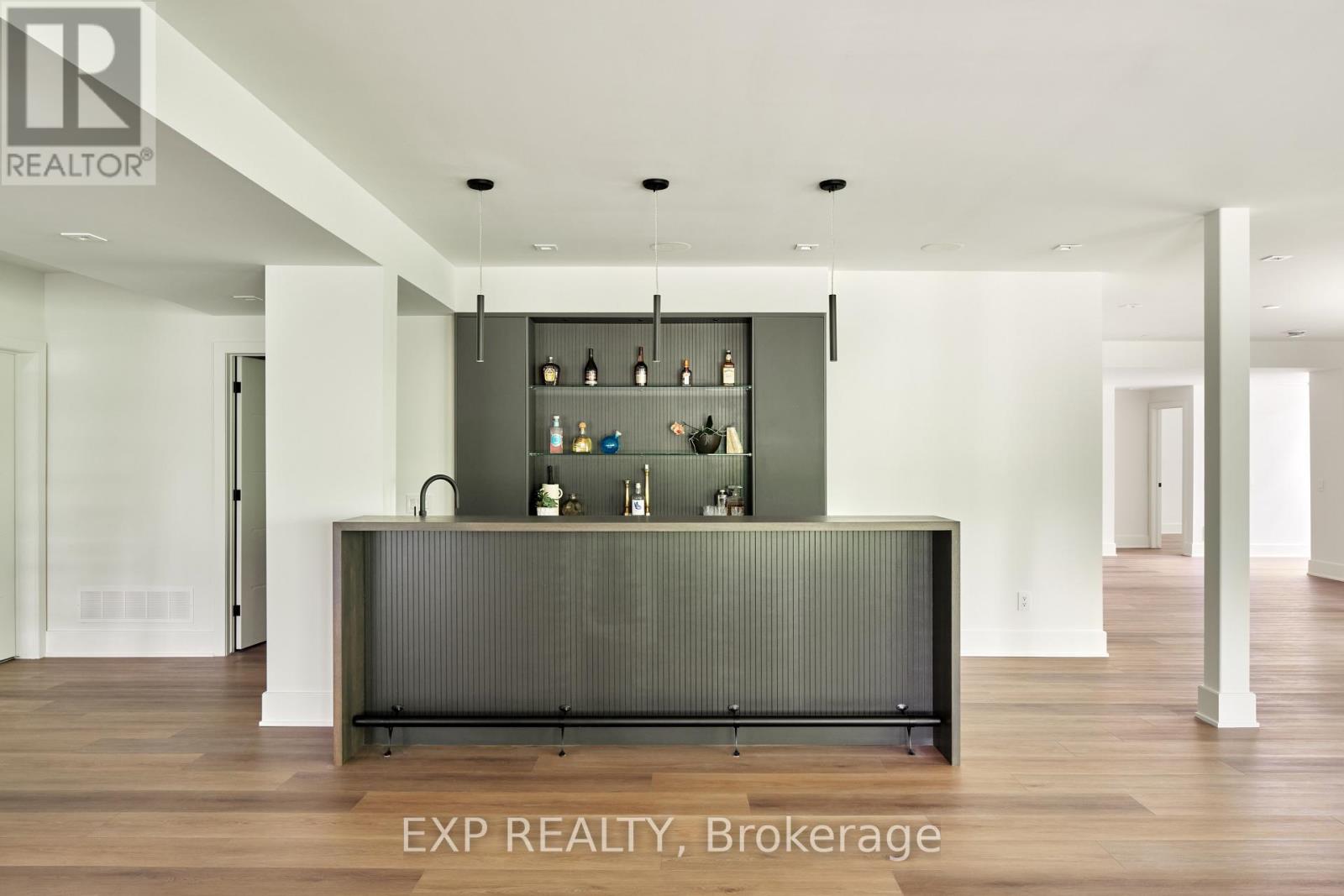 32 CLOVELLY ROAD - 19