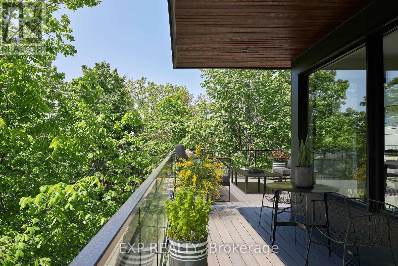 32 CLOVELLY ROAD - 4