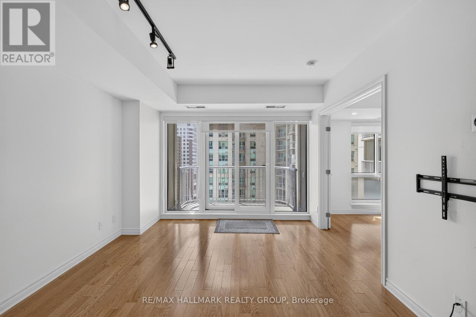 #1509 234 RIDEAU STREET - 15