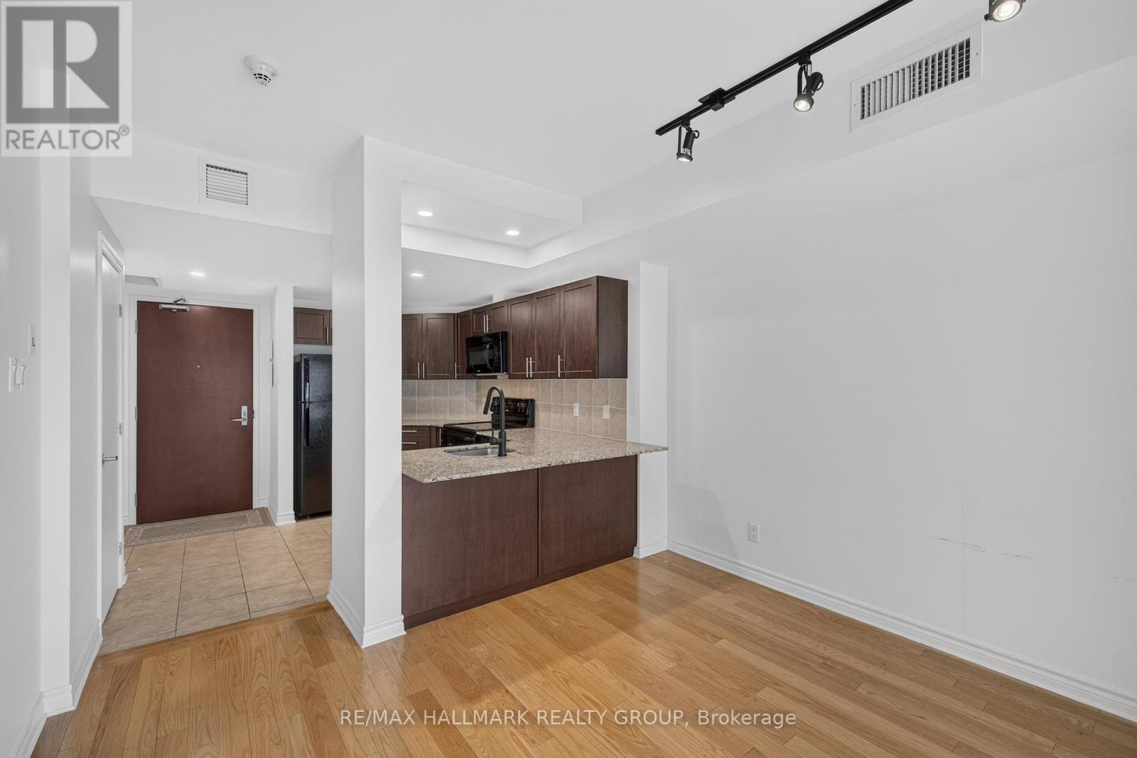 #1509 234 RIDEAU STREET - 18