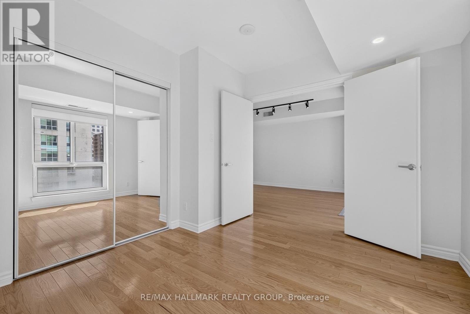 #1509 234 RIDEAU STREET - 29