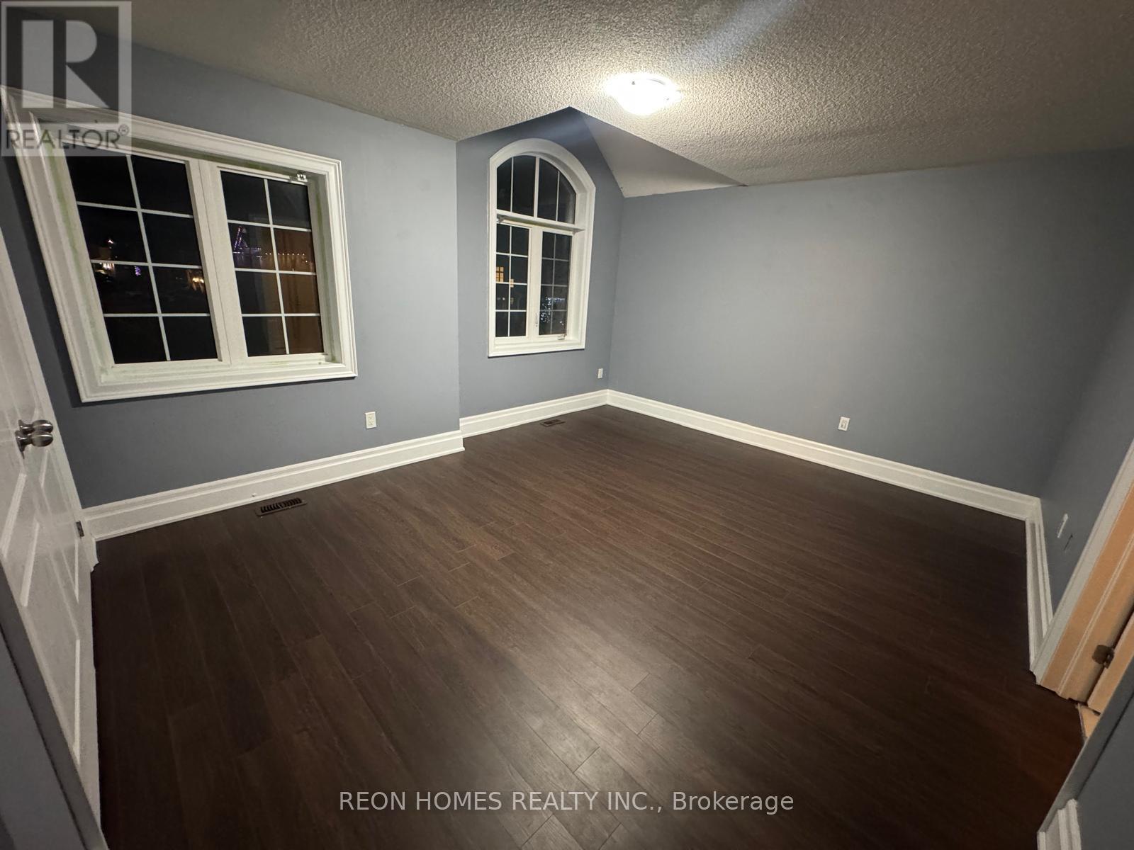 98 DECAROLIS CRESCENT - 5