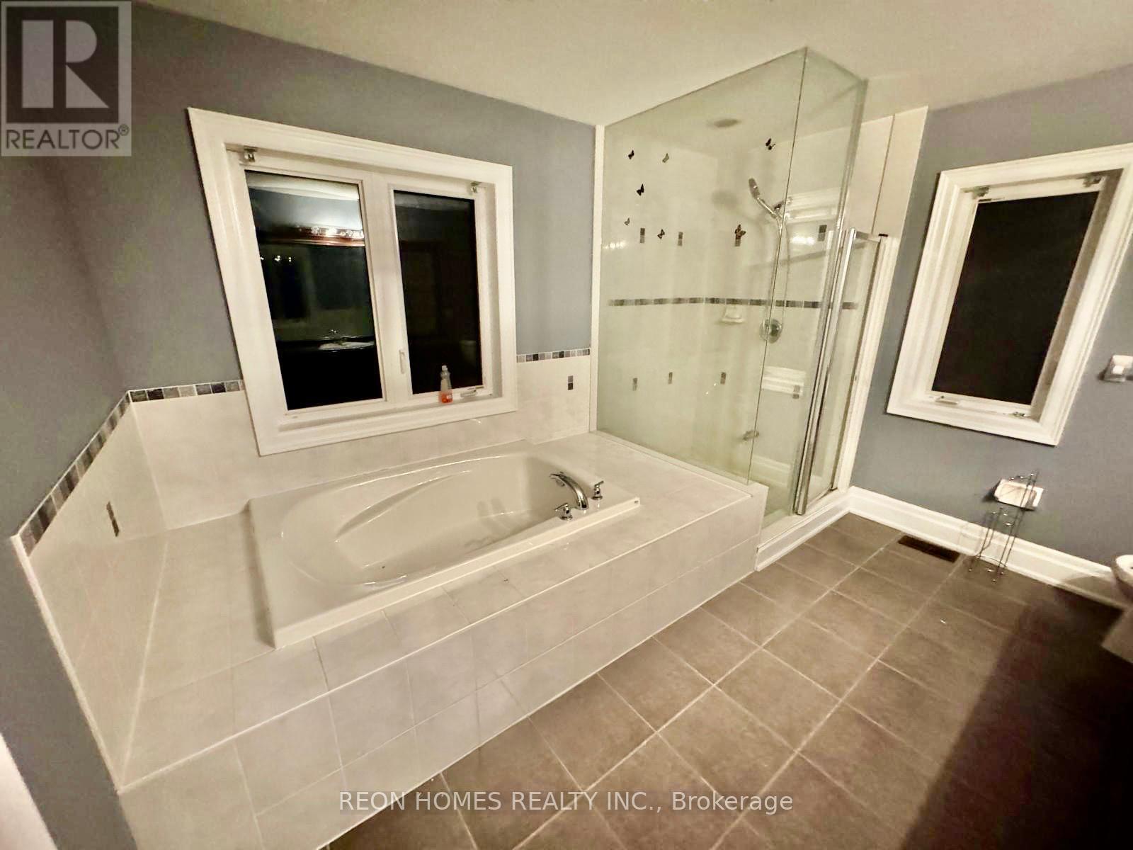 98 DECAROLIS CRESCENT - 7