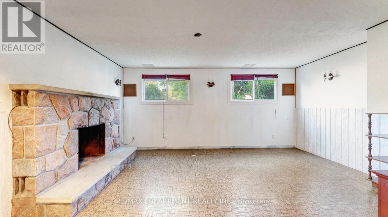 51 RIVER DRIVE - 24