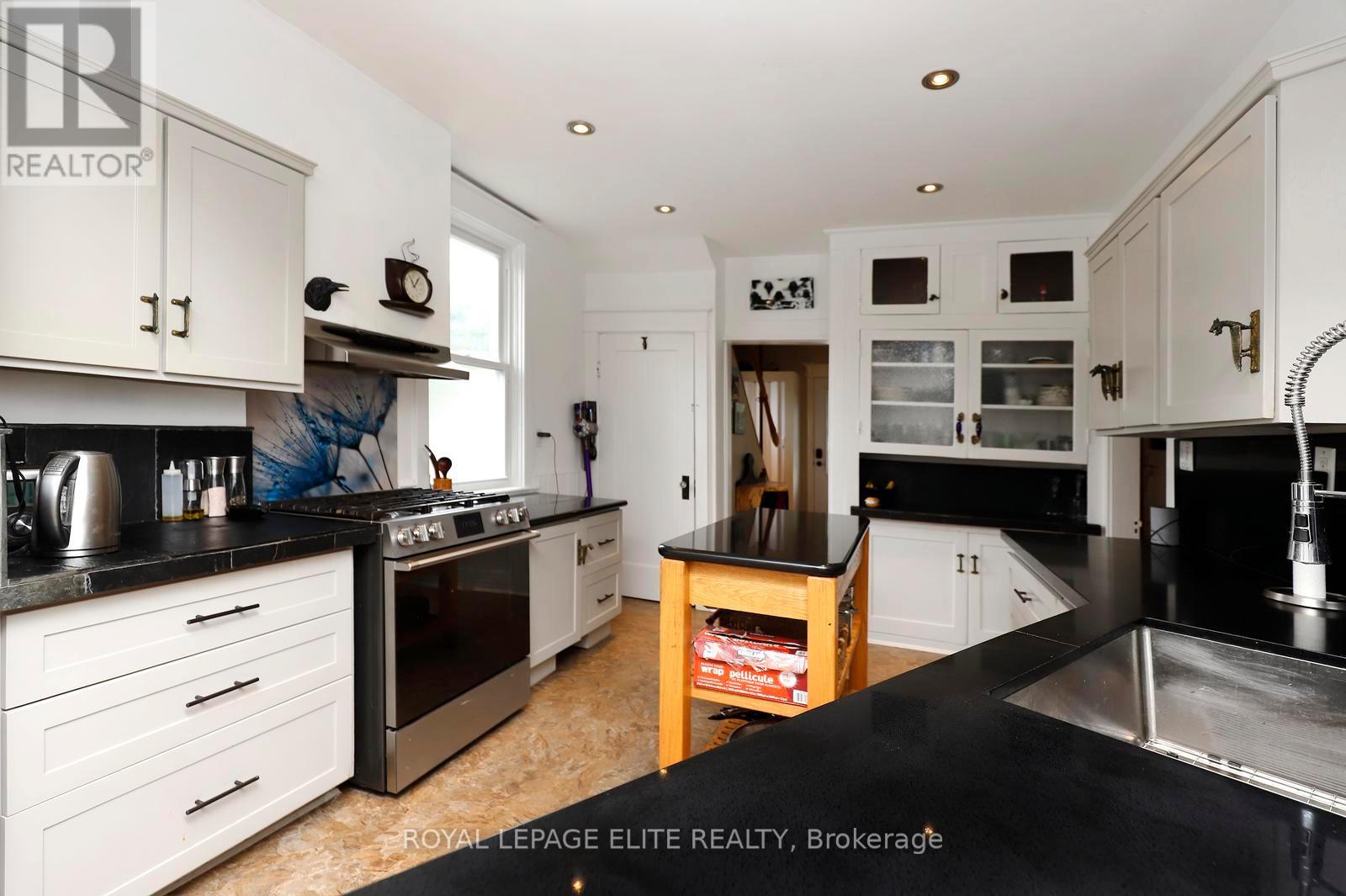 174 OWEN STREET - 16