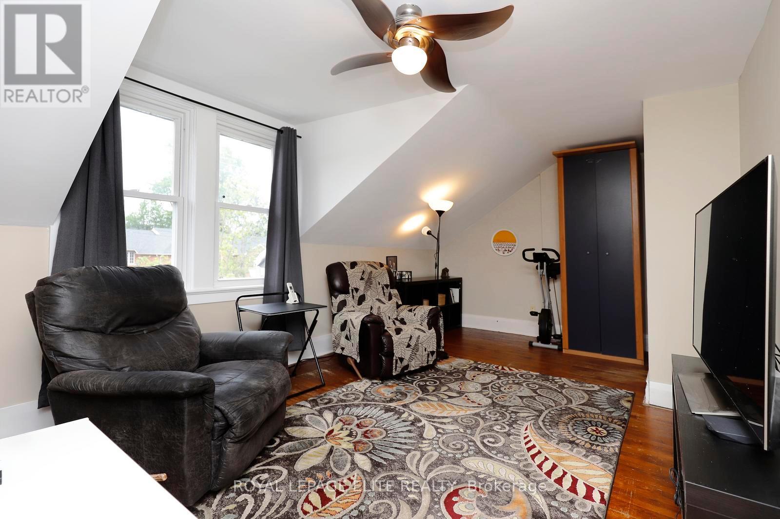 174 OWEN STREET - 24