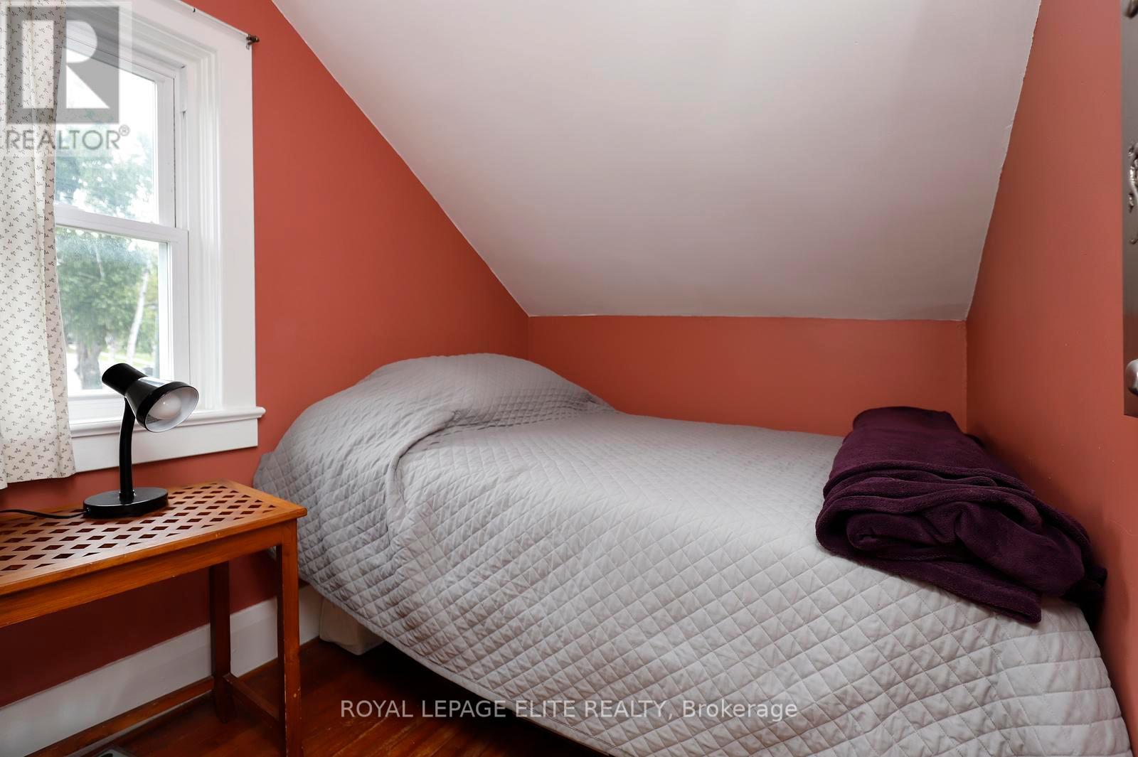 174 OWEN STREET - 25