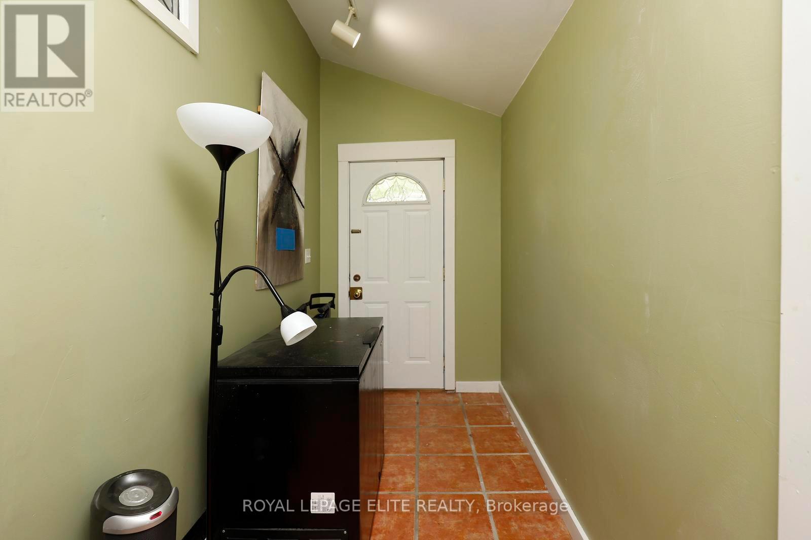 174 OWEN STREET - 30