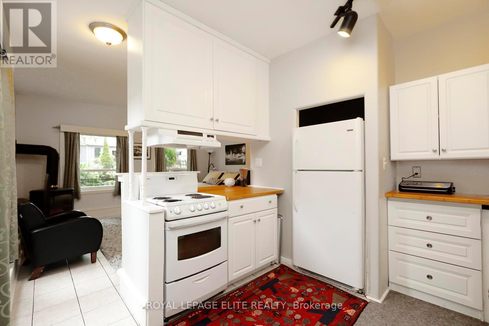 174 OWEN STREET - 32
