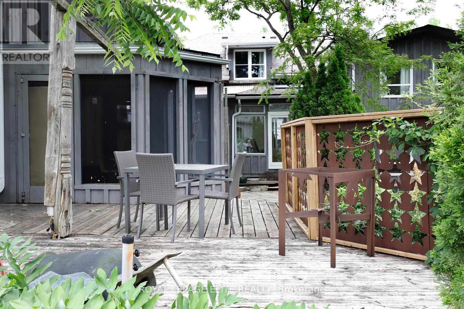 174 OWEN STREET - 38