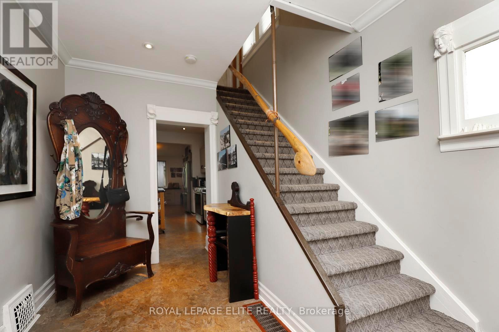174 OWEN STREET - 4