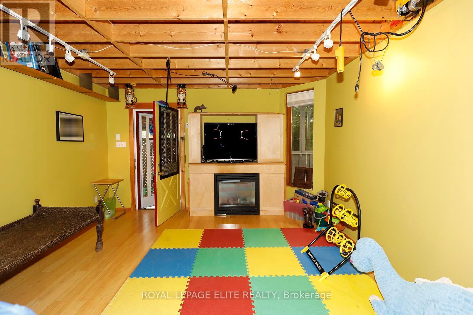 174 OWEN STREET - 40