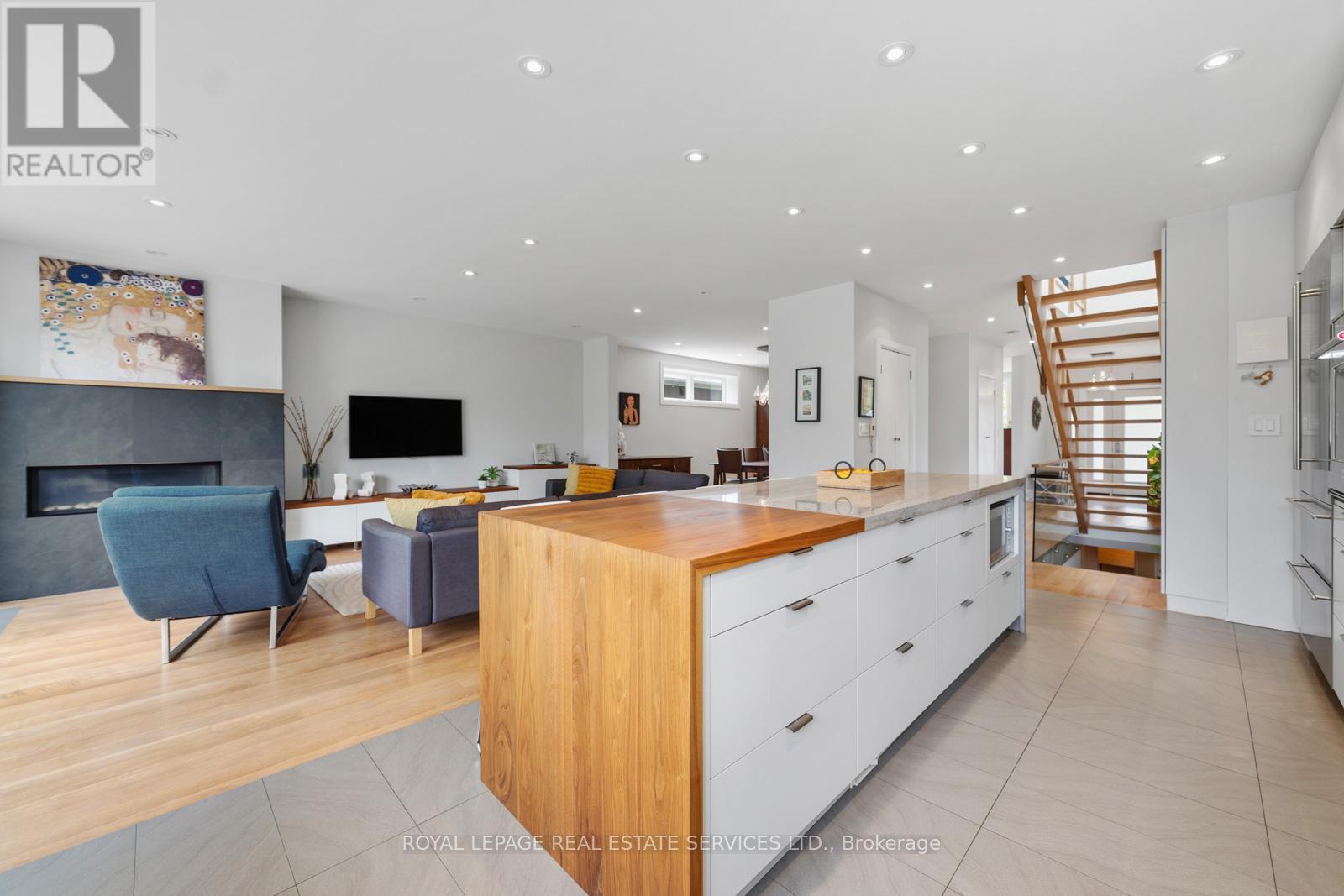 8 FIRWOOD CRESCENT - Image 13