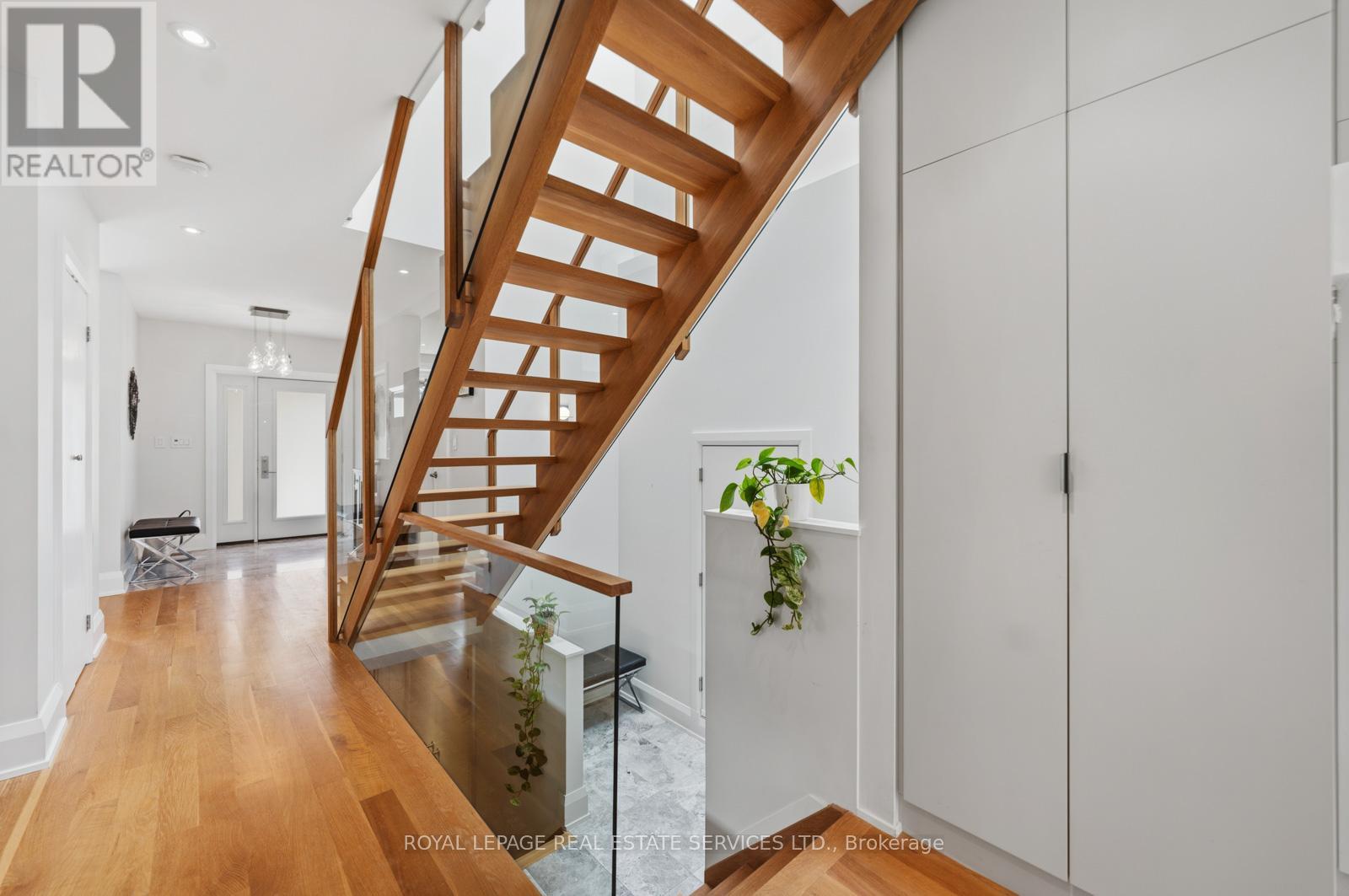 8 FIRWOOD CRESCENT - Image 19