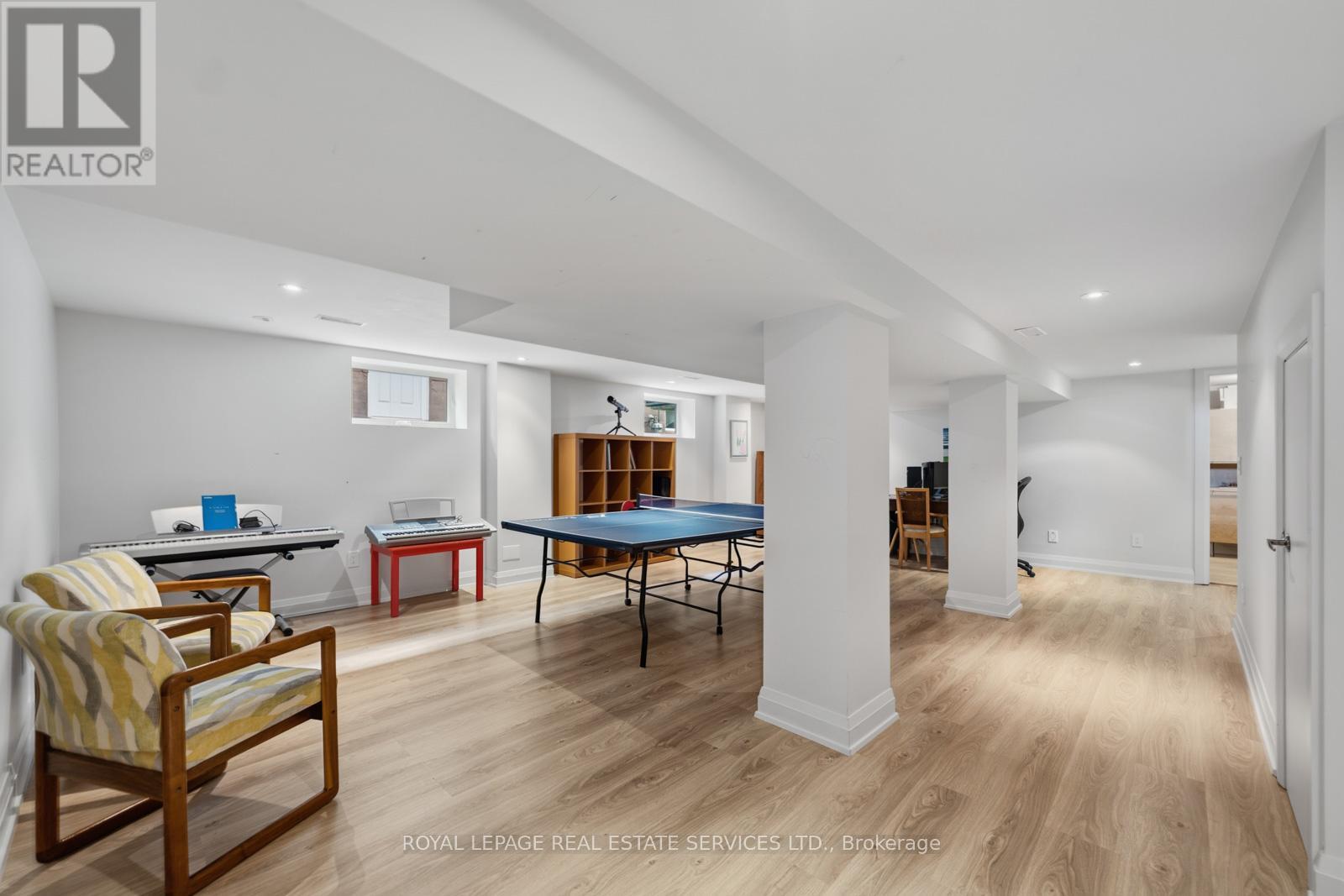 8 FIRWOOD CRESCENT - Image 36