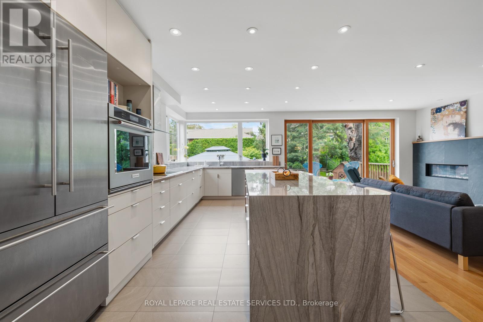 8 FIRWOOD CRESCENT - Image 6