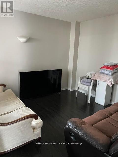 62 WOODSIDE COURT - 4