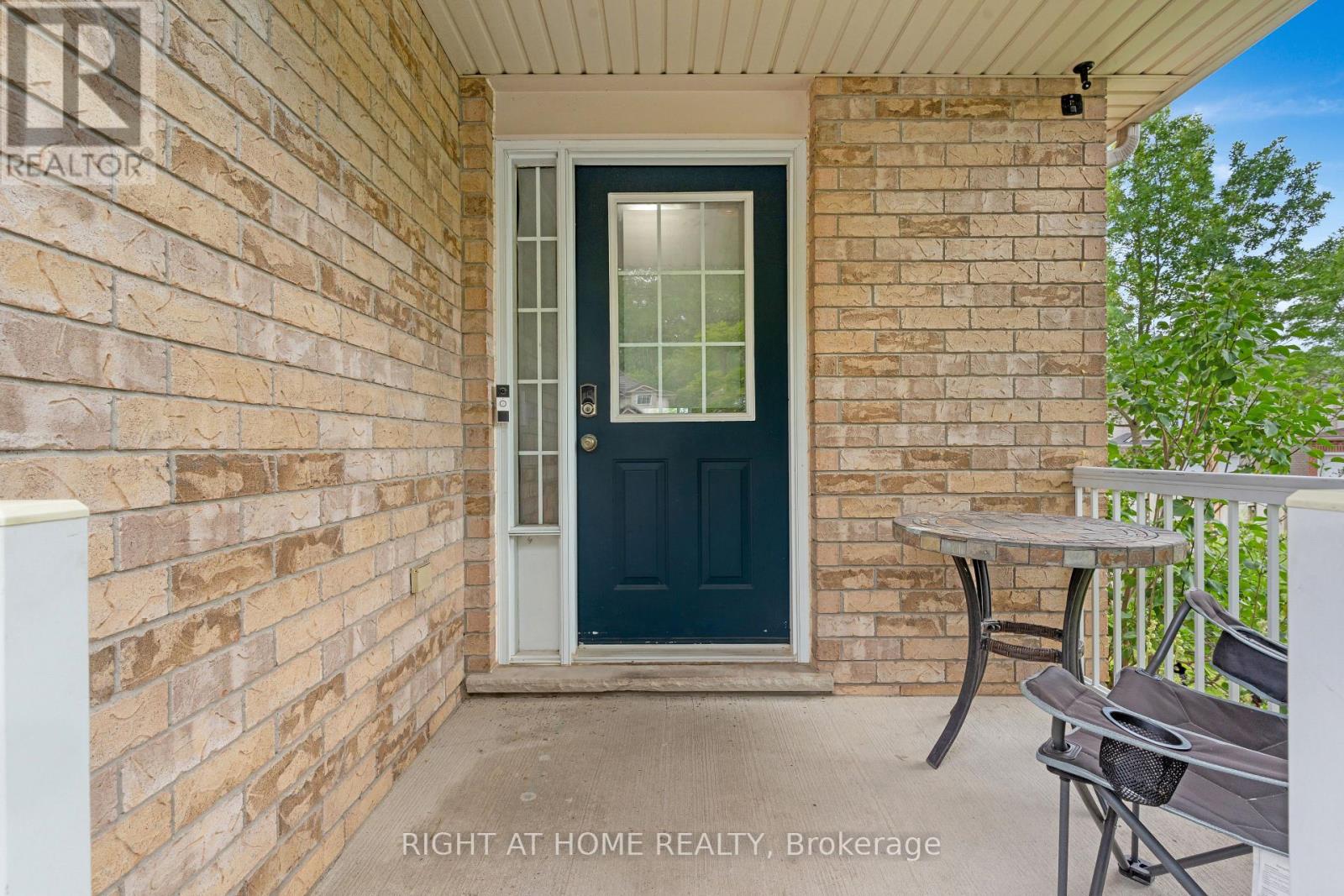 302 OPRINGTON PLACE — photo 3