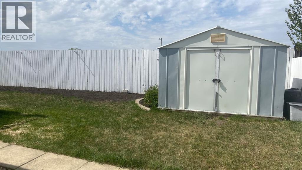 12 Clearwater Crescent - 27