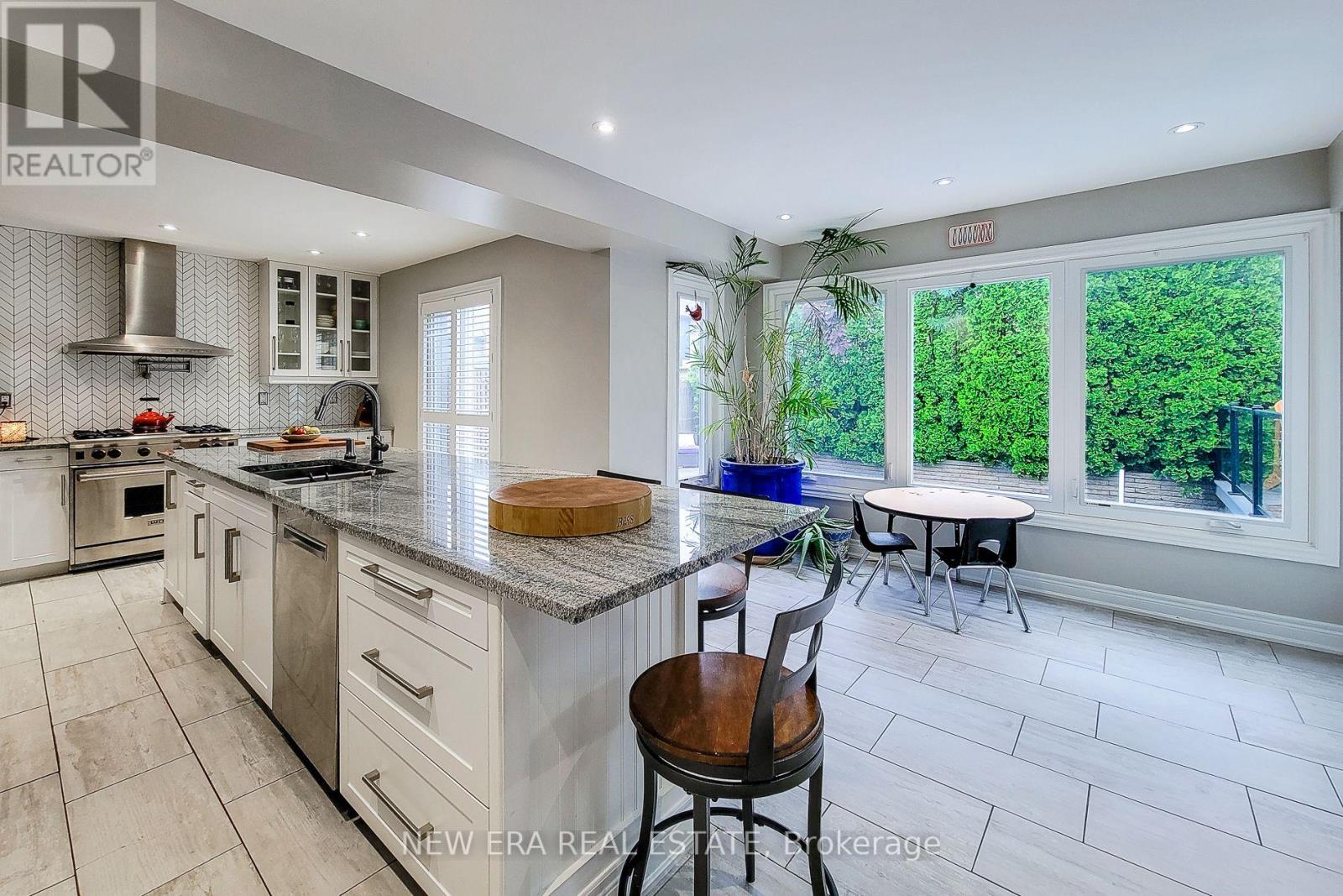 29 WOODSIDE SQUARE - Image 19