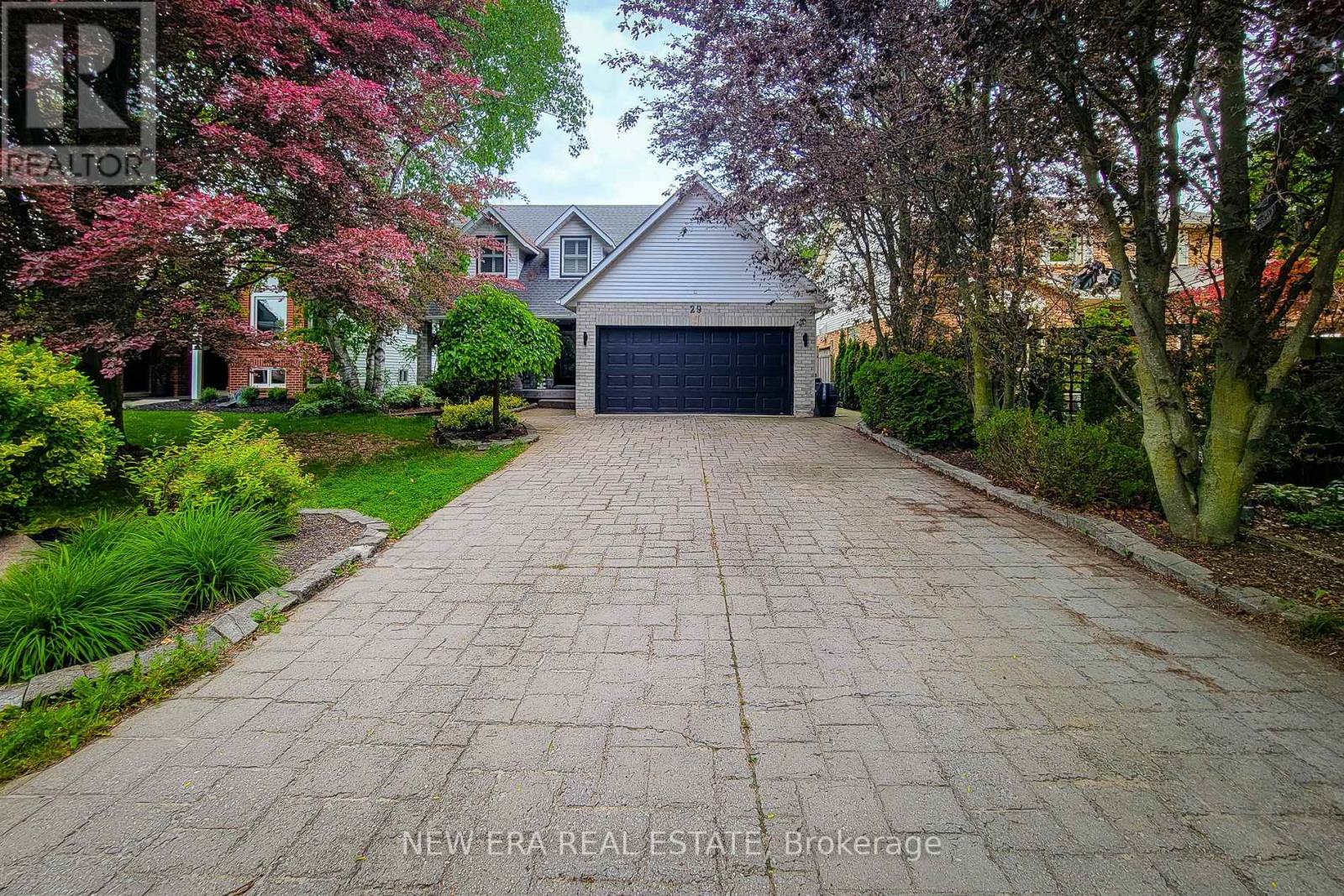 29 WOODSIDE SQUARE - 2