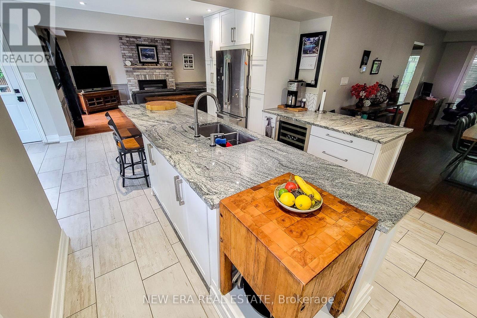 29 WOODSIDE SQUARE - Image 25