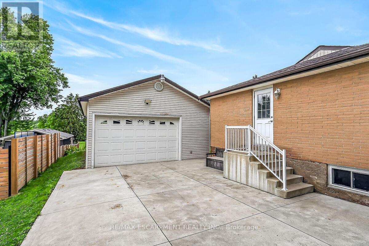 7344 DICKENSON ROAD E - 32