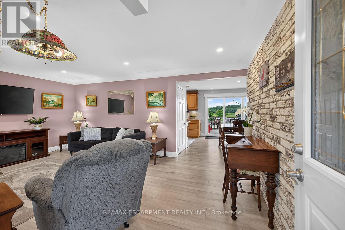 7344 DICKENSON ROAD E - 7