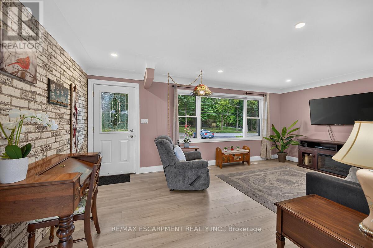 7344 DICKENSON ROAD E - 8