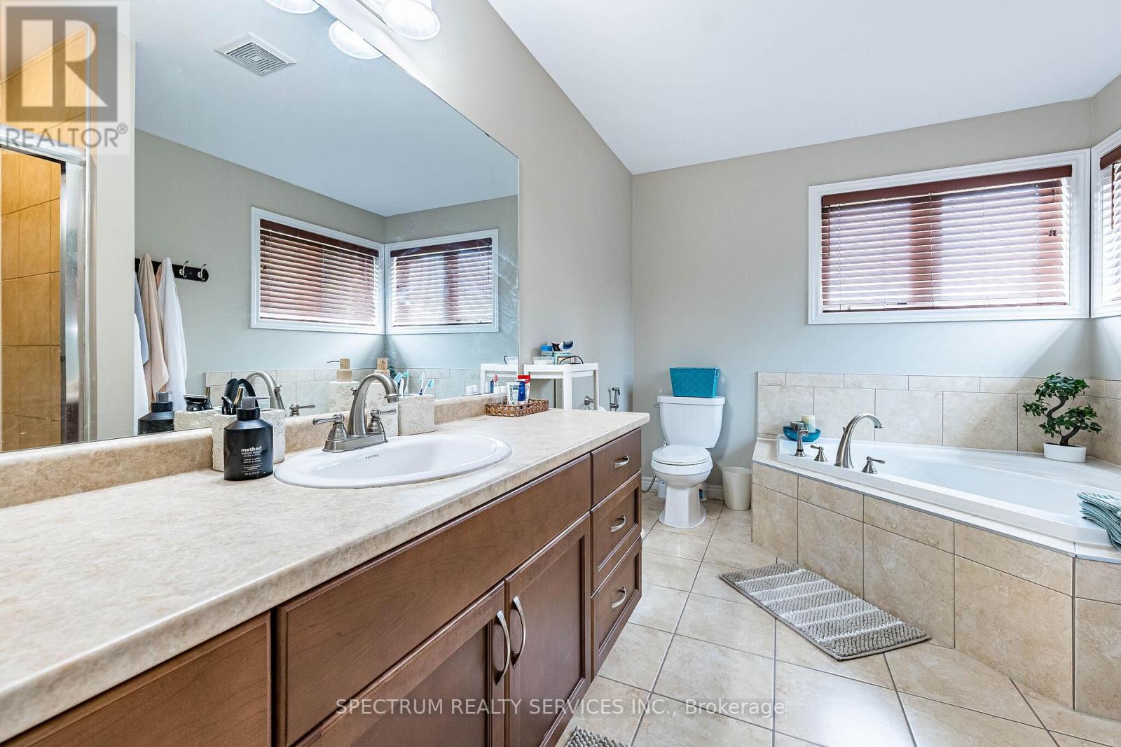 1529 UPPER SHERMAN AVENUE - 31