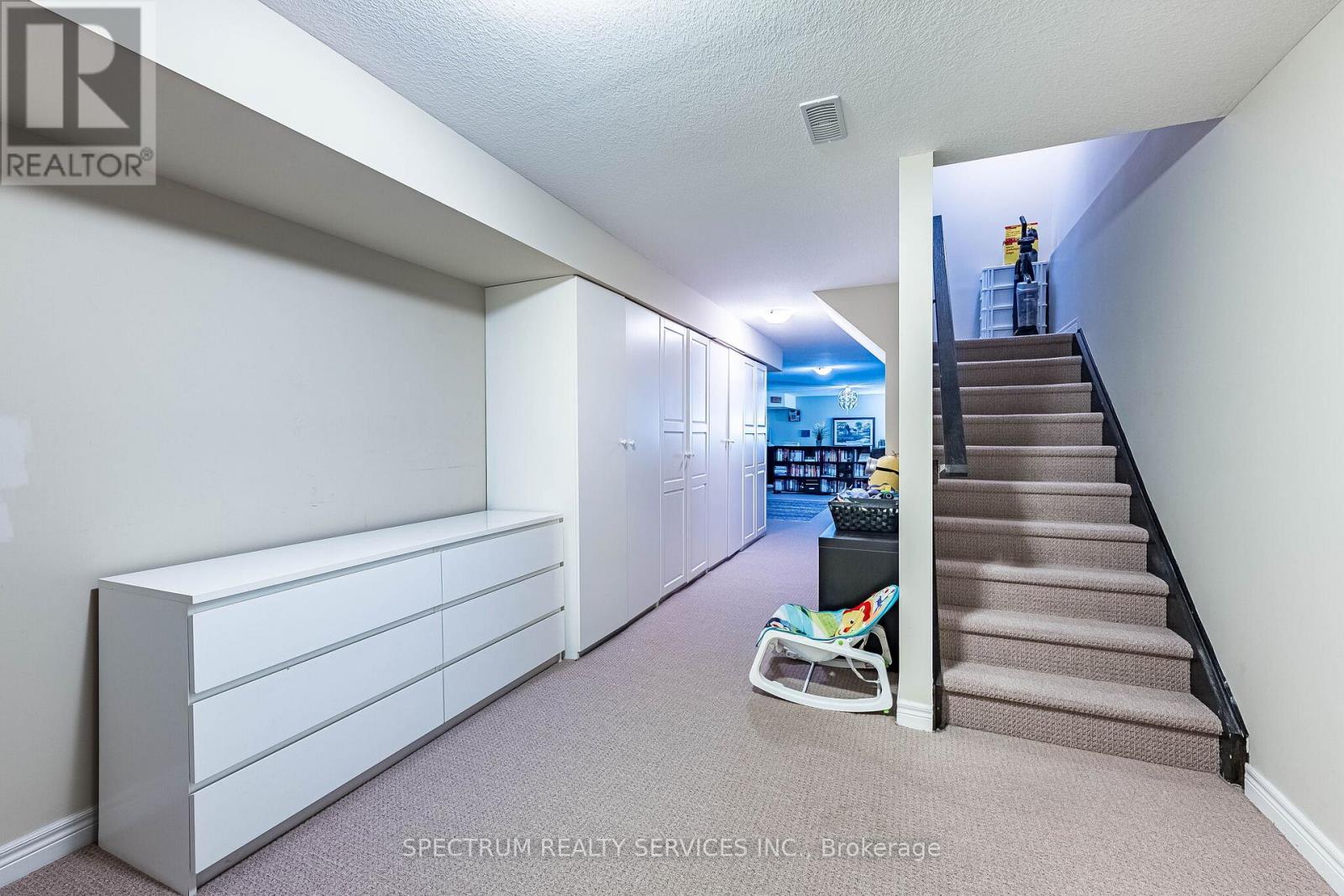 1529 UPPER SHERMAN AVENUE - 36