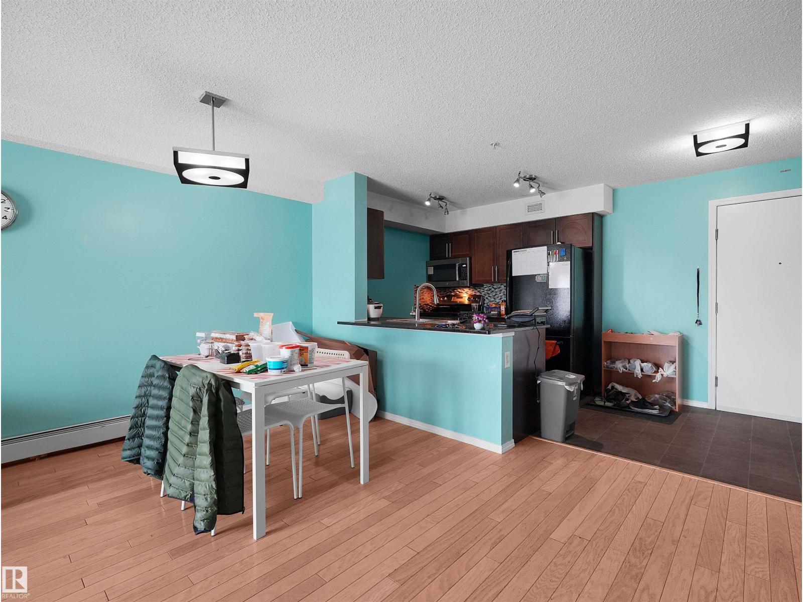 #313 11820 22 AV SW - 21
