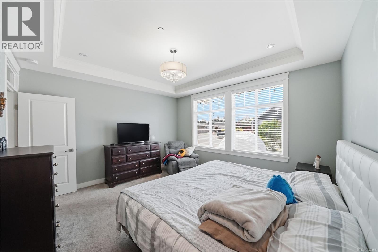 795 Parkside Cres - 32