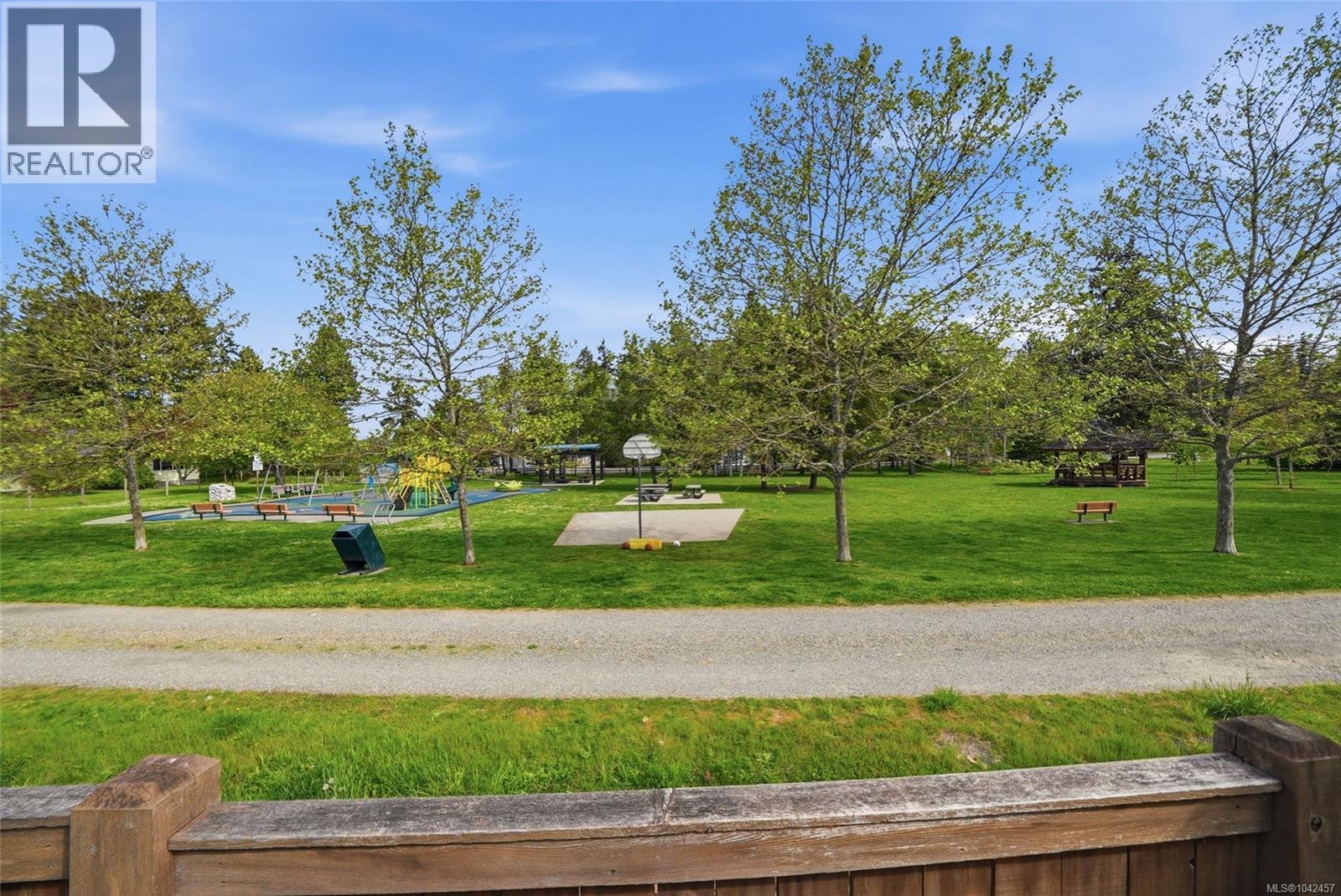 795 Parkside Cres - 48