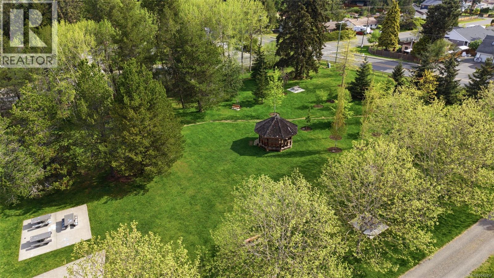 795 Parkside Cres - 56