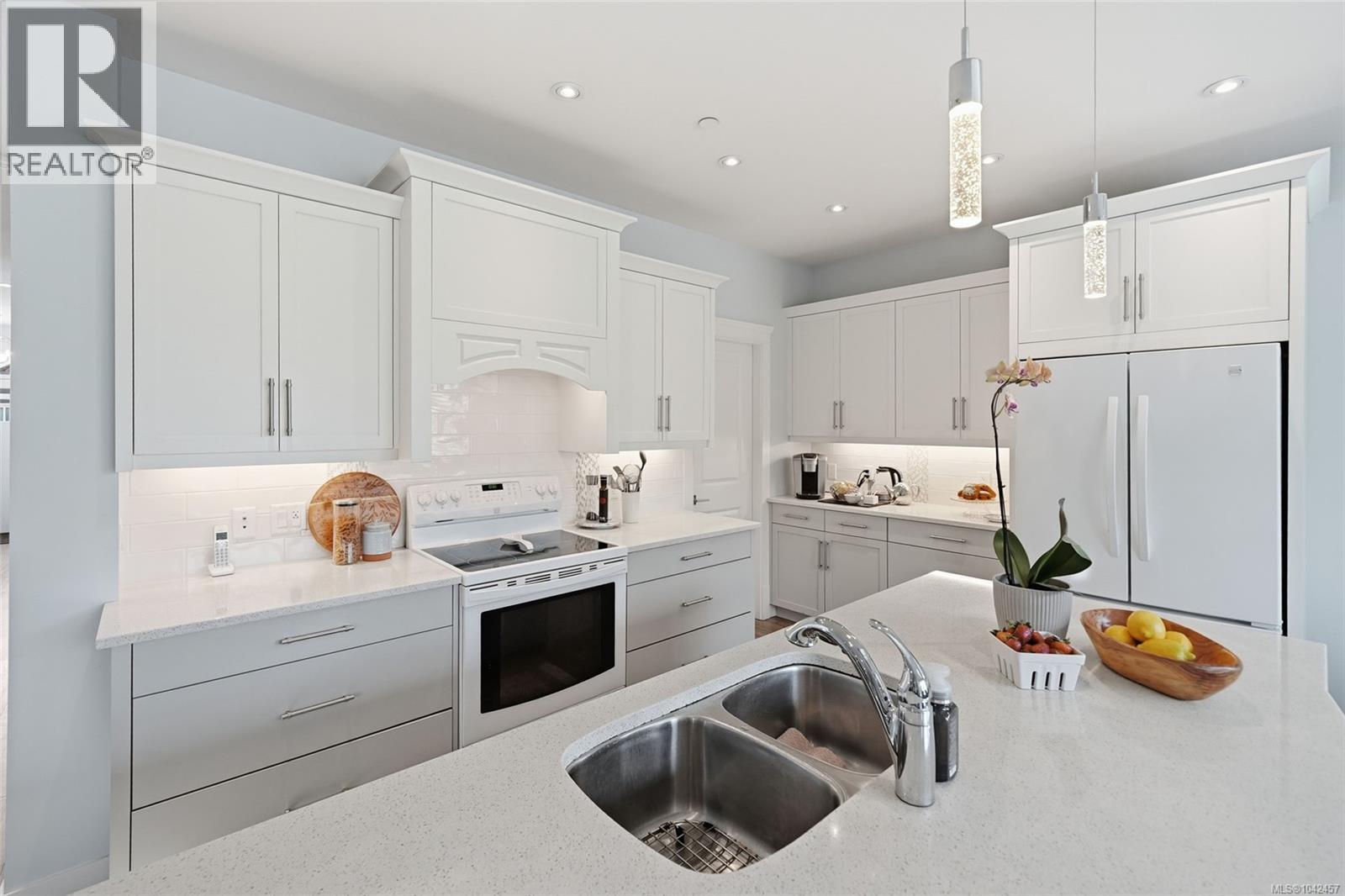 795 Parkside Cres - 8