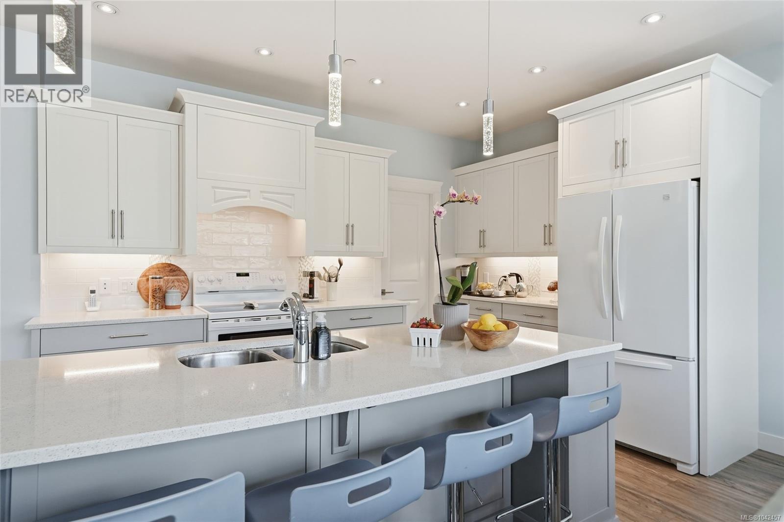 795 Parkside Cres - 9