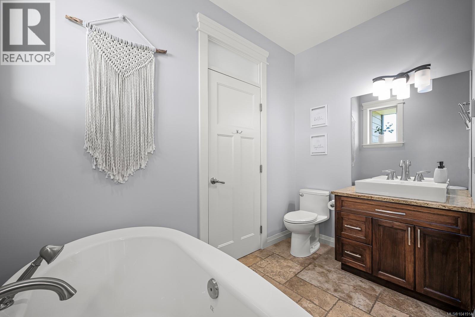 648 Mariner Dr, Campbell River