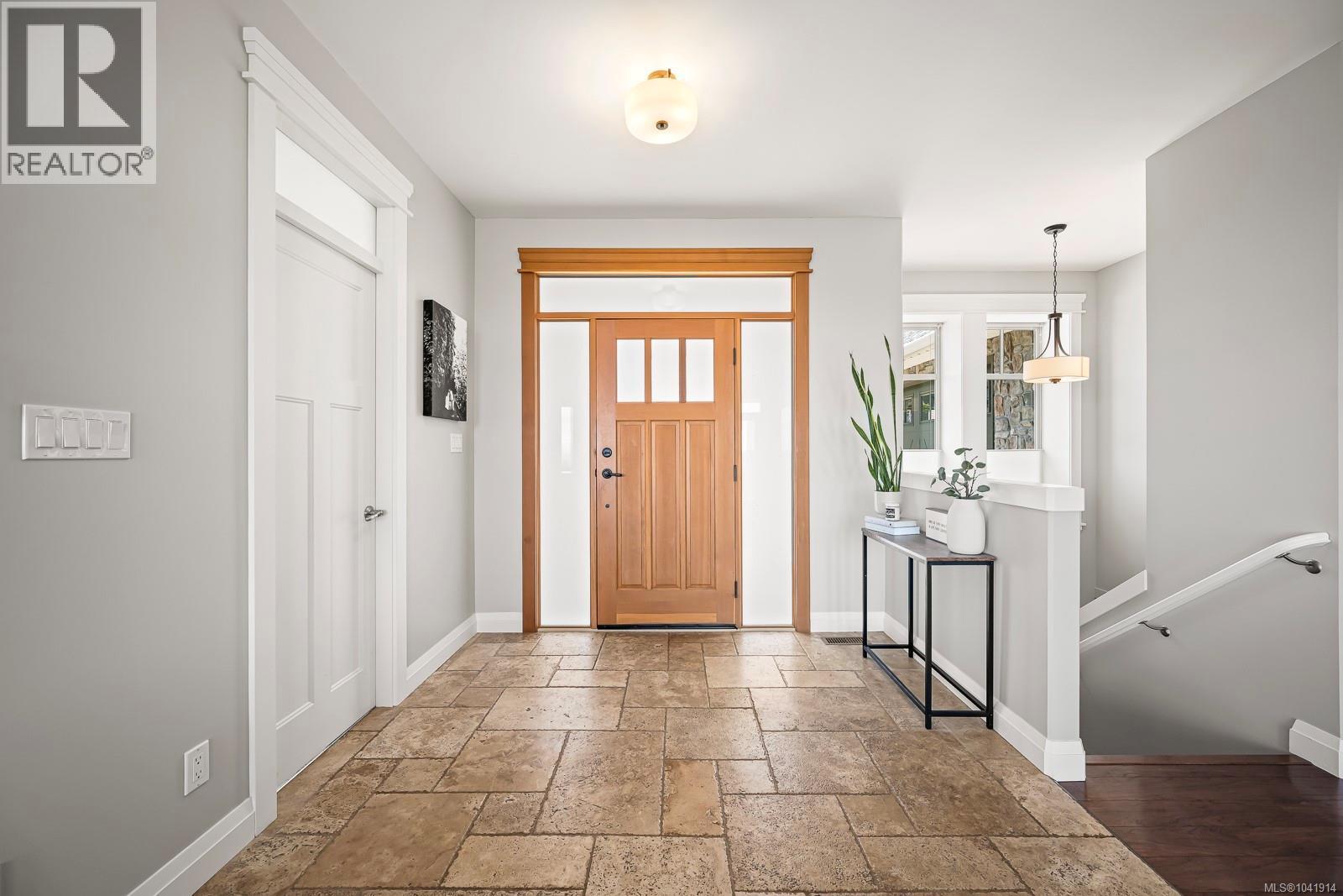 648 Mariner Dr, Campbell River
