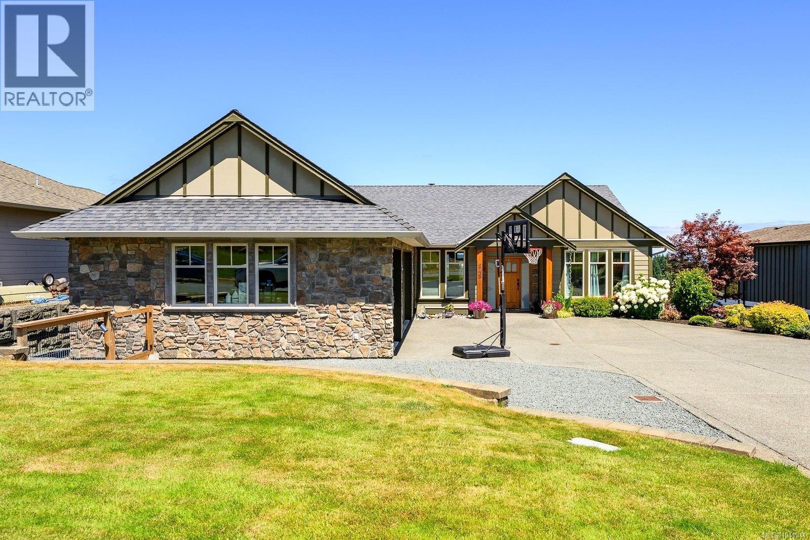 648 Mariner Dr, Campbell River