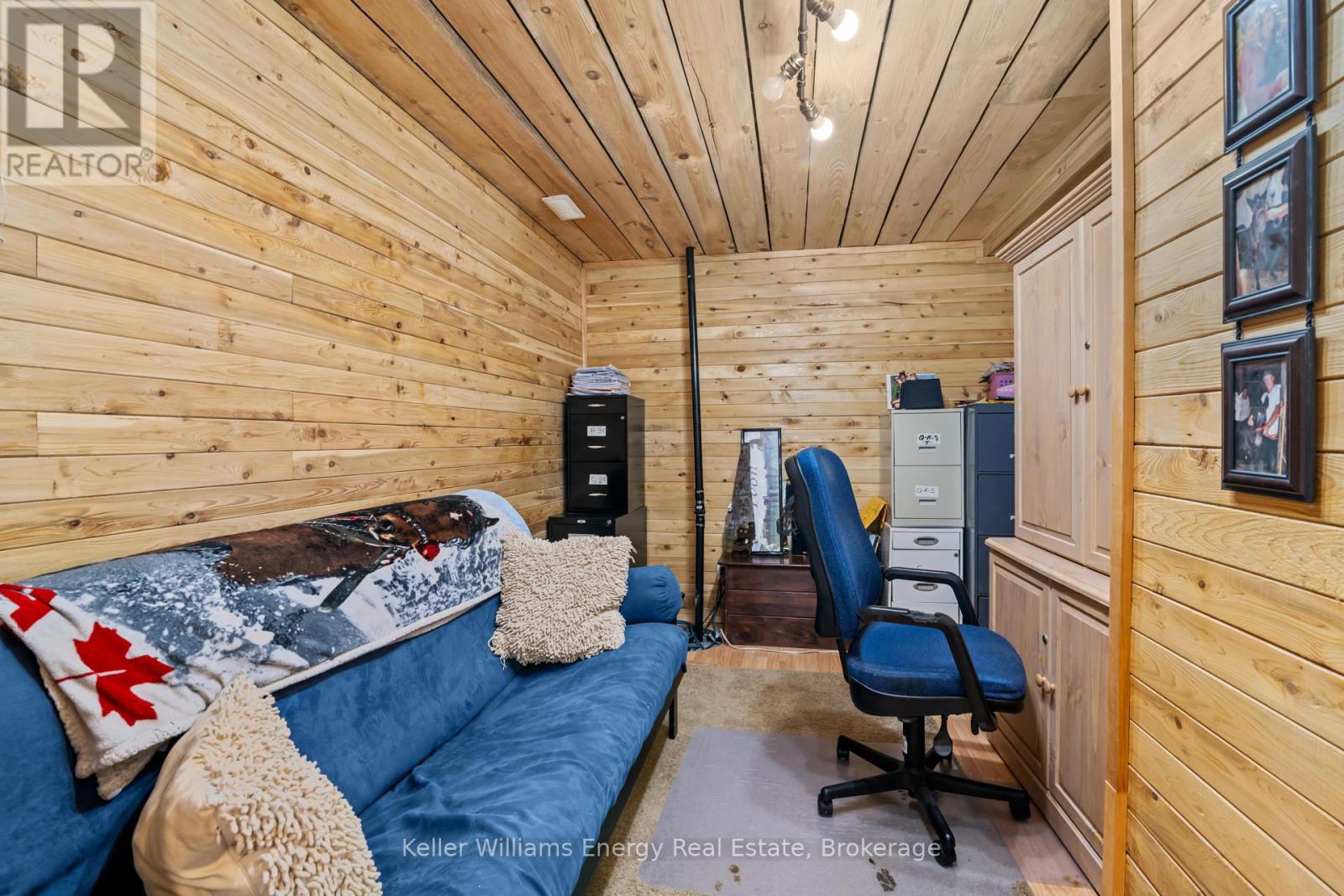 18 APPLEWOOD DRIVE - 29
