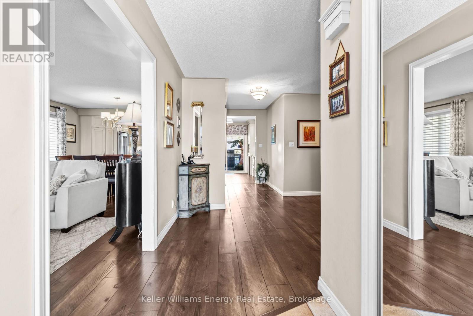 18 APPLEWOOD DRIVE - 4